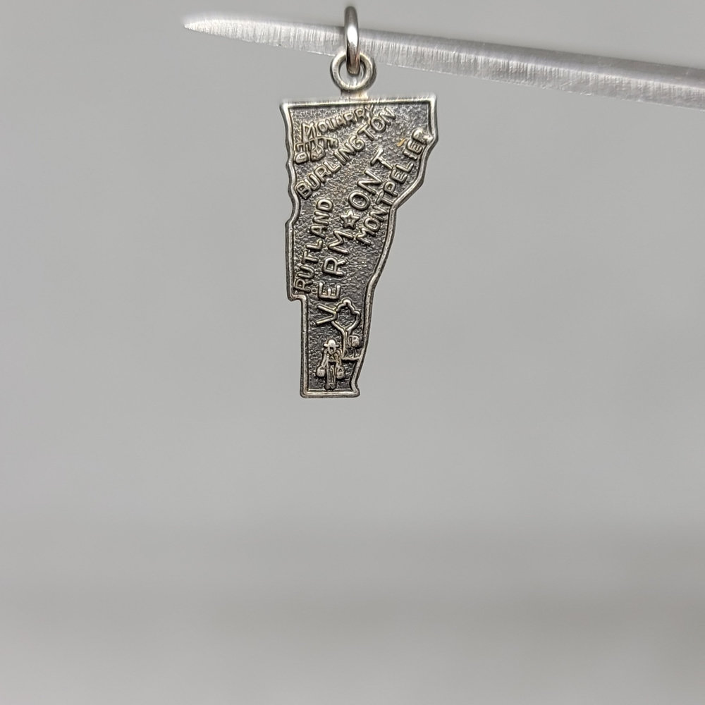 Vermont State Travel charm Sterling Silver